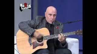 quotSALOTTO ITALIANOquot Edoardo Vianello canta quotguarda come dondolo e abbronzatissimaquot [upl. by Narmis]