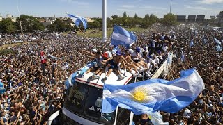 El recorrido memorable de la selección argentina acaba con los jugadores sobrevolando Buenos Aires [upl. by Garda]