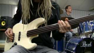 Fretless Funk Bass amp Drum Grooves [upl. by Weasner]