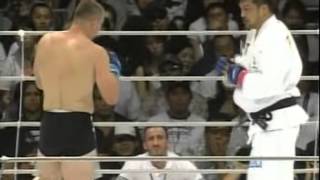 25 Hidehiko Yoshida vs Mirko Cro Cop Filipovic PRIDE Critical Countdown Absolute 01 07 2006 [upl. by Arnaldo]