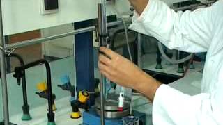 Utilisation dune Burette Graduée [upl. by Massab]