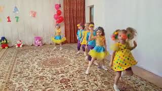 Niños Rusos Bailando Coreografia  Russian Kids Dancing Kindergarden [upl. by Adanar]