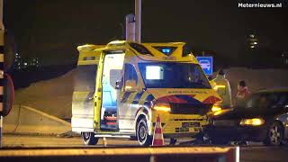 Ambulance en personenauto botsen op Julianaplein Groningen [upl. by Elmore]