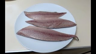 Разделка скумбрии Как разделать скумбрию Mackerel fish filleting [upl. by Hunfredo]