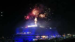 Best New Year Fireworks in Pakistan 2022  GIGA MALL World Trade Center [upl. by Ahselrak]