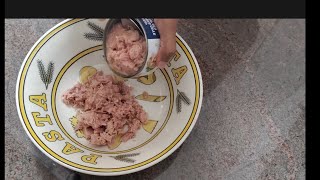 Add canned tuna and egg and make it like this and any age group will like it [upl. by Solitta]