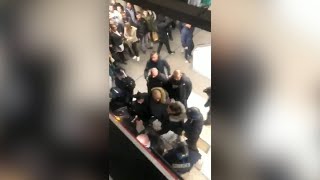 Los cánticos de los Boixos Nois en el metro de Lyon [upl. by Dex]