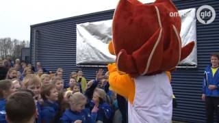 Aalten presenteert de lachende leeuw mascotte voor het EK Atletiek [upl. by Ailicec]