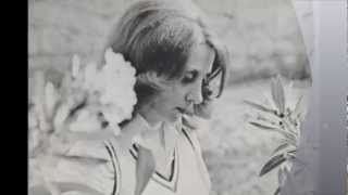 شو بخاف دق عليك  فيروز  Shou Bkhaf  Fairouz  AlzamanAljamil [upl. by Uhile]