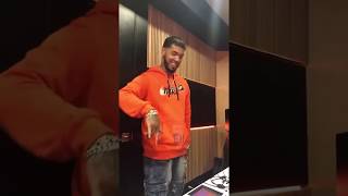 Anuel bailando Celoso en El Estudio [upl. by Henigman]