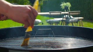 Astuce  Huiler la grille permet déviter que la viande colle [upl. by Emmons]