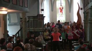 Der Chor quotKlangfarbenquot singt quotEingeladen zum Fest des Glaubensquot [upl. by Aisyram895]