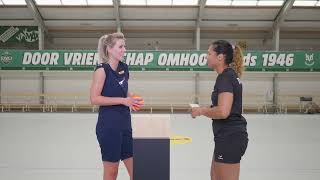 Dat is ook korfbal  Battle Esther Cordus vs Laura Dijkema [upl. by Llehsem]