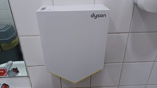 Dyson V hand dryer Fareham Shopping Centre near Carpark ♿️🗝️2 Fareham Hampshire [upl. by Icyac]