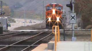 Must See Fast moving Amtrak 566 and the BNSF executive special meet in Sorrento Valley [upl. by Joktan665]