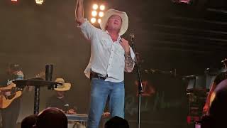 Alibis Tracy Lawrence at 4th Street Live Louisville Ky 71224 [upl. by Warrick]