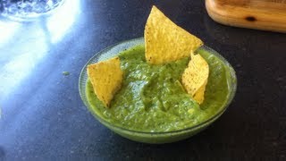 Cómo Hacer Guacamole con tomatillo delicioso [upl. by Naujled82]