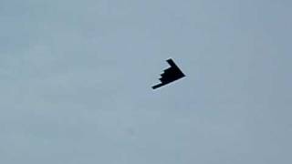 B2 Bomber Flyover  Chicago Air Show 81807 [upl. by Aedrahs]