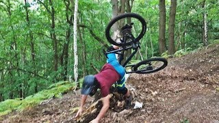 CARNAGE EN FORÊT  SESSION ENDURO  CRASH [upl. by Eenttirb399]