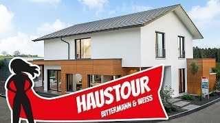 Haustour Fertighaus von Bittermann und Weiss in Fellbach  Hausbau Helden [upl. by Eiramaliehs]