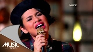 Andien  Feel Good Inc  Gorillaz Cover Exclusive Youtube Live at Music Everywhere [upl. by Tonina]