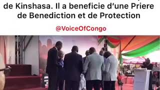 Félix Tshisekedi Président de la RDC retourne humblement à son église dattache comme tout chrétien [upl. by Calandra]