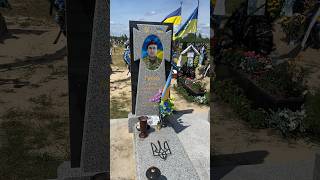 Гранитный крест для воина ВСУ  Гранітний хрест для воїна ЗСУ gravestone headstone cemetery rip [upl. by Ailhad254]