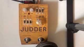 MWFX Judder  glitchstutterjitterholdrepeatwobble pedal [upl. by Poucher828]