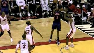 Amare Stoudemire posterize LeBron James with a nasty one hand slam dunk vs Miami Heat [upl. by Itnahsa882]