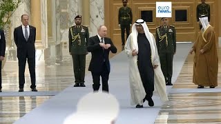 Ein quotbeispiellos gutes Verhältnisquot Putin zu Besuch in den Vereinigten Arabischen Emiraten [upl. by Congdon]