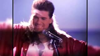 Billy Ray Cyrus sings Achy Breaky Heart [upl. by Adna]