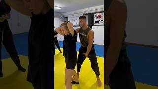 Diverse tecniche di difesa personale Which is your favorite difesapersonale selfdefense [upl. by Airolg]