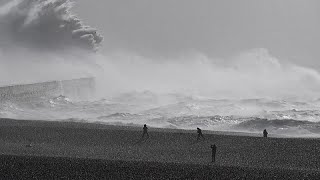 NoComment  la tempête Eunice déferle sur lAngleterre [upl. by Sibell]