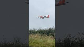 EasyJet A320neo arriving into BFS [upl. by Odraleba]