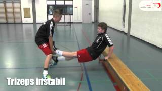 Spielerisches Krafttraining im Unihockey [upl. by Jenette]