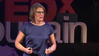 Oser le logement pour une sortie rapide et durable du sansabrisme  Coralie Buxant  TEDxUCLouvain [upl. by Alla]