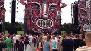 Luna Pavo amp Pila  Defqon1 2013 [upl. by Iron630]