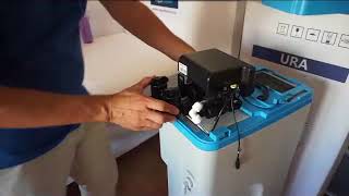 Instalación descalcificador de agua doméstico URA 25L [upl. by Berthold]