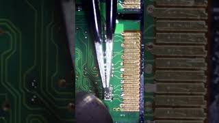 SMD Soldering electronicsrepair ic repair repairs electronics satisfyingvideo [upl. by Hanway]