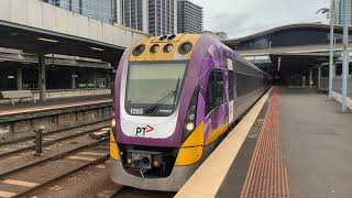 VLine VL55 amp VL115 Departing Southern Cross Station to Wendouree  Low Note Horn Show [upl. by Laktasic]