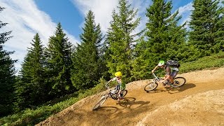 Descente familiale en VTT sur le Bike Park des Saisies [upl. by Adiuqram]