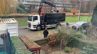 101 Kerstbomen ophalen door Gemeente LeidschendamVoorburg [upl. by Battat24]