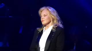 Sylvie Vartan  La Maritza  Live à lOlympia de Paris le 16092017 [upl. by Nrehtac378]