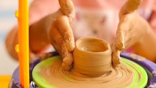 A Beginners Guide to Pottery Wheels  The Battery Operated Pottery Power House [upl. by Arni]