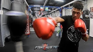 DAVID BENAVIDEZ PRACTICING FAST 6 PUNCH COMBINATIONS ON THE DOUBLE ENG BAG [upl. by Jodoin]