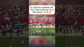 DJ Moore walked off the field halfway thru the play 😳😳😳chicagobears calebwilliams djmoore [upl. by Vargas528]