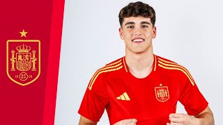 Selección española Sesión fotográfica de los internacionales con la nueva camiseta  LA ROJA [upl. by Cicero]