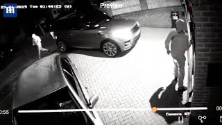 Thieves steal keyless £60000 land rover in under a minute [upl. by Ilyak]