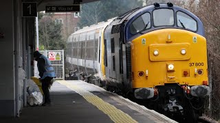 37800 drags 465921 past Nunhead with 2 tones 11022023 [upl. by Yusuk855]