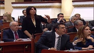 A1 Report  “Doshi” acaron debatet në Kuvend mes MetësTopallitRamës e Berishës [upl. by Tnahs]